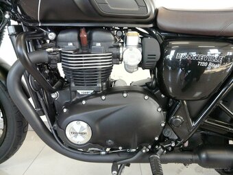 Triumph Bonneville T120 Black - 17