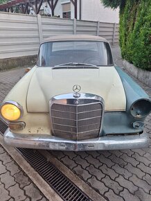 Mercedes-Benz W110 190 D Ds Flosse - 17