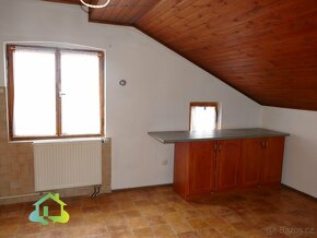 Prodej rodinného domu (4+1 a 3+1) 250 m2 - Praha - Jesenice - 18