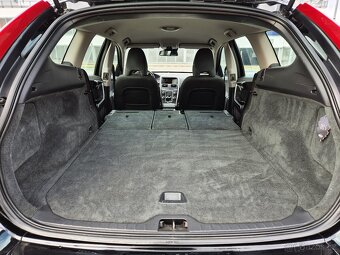 VOLVO XC60 2.0D 5 VÁLEC- MANUÁL-FACELIFT- 2013-LED-SERVISKA - 18