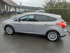 ford focus III  1.6 benzín 92 kw 2011 titanium - 18