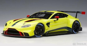 Model 1:18 Aston Martin Vulcan Autoart Stratus White-Blu - 18