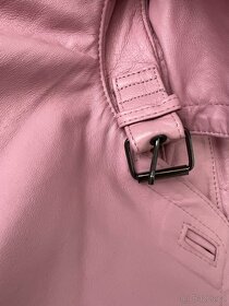 Lynne - dámský kožený pastelově růžový kabát – M - 18