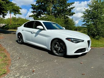 P: Alfa Romeo Giulia Super 2,0T 280HP RWD 2019 - 18