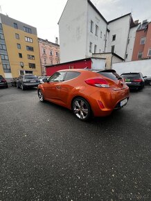 Prodám Hyundai Veloster 1.6.-SENZORY-VYHŘ.SEDAD.-KLIMA Rok v - 18