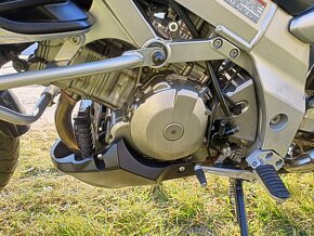 Suzuki DL 1000 v-strom - 18