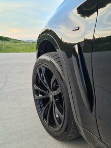 BMW X6 M50D M Performance Black on Black - 18