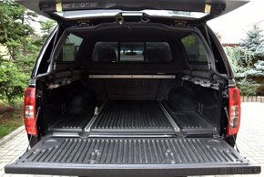 Nissan Navara 2.5 dCi LONG D40 4WD DOUBLE CAB,NAV,ŠÍBR,TAŽNÉ - 18