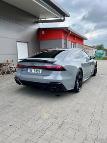 Audi RS7 / Model 2022 / Karbon-keramické brzdy / Šedá Nardo - 18