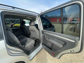 Volkswagen Touran, 1.6TDi 77kWWEBASTOVÝHŘEV SED - 18