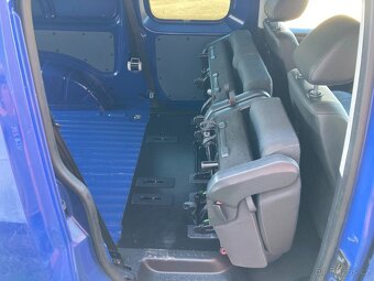 VOLKSWAGEN CADDY MAXI TDi 5MÍST záruka km - 18