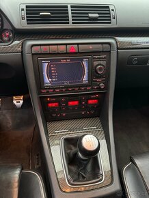 Audi rs4 v8 manuál 420koni - 19