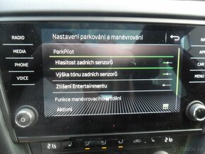 Škoda Octavia Combi 2,0 TDi Solei, ACC,PANORAMA,NAVI, TAŽNÉ - 19