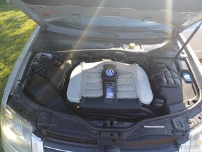 VW PASSAT  W8 combi 4x4 - 19