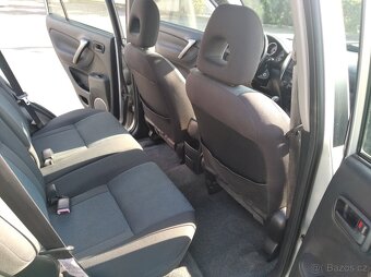 Toyota Rav4 2.0 D4D,4x4,najeto 175900km. - 19