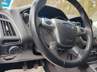 FORD FOCUS 1.0 i EcoBoost Titanium - 19