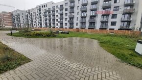 Nájem bytu 2kk + šatna, 56 m2, kompletně zařízen, balkon, vč - 19