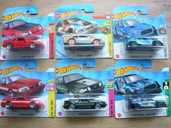 AUTÍČKA HOT WHEELS - 19