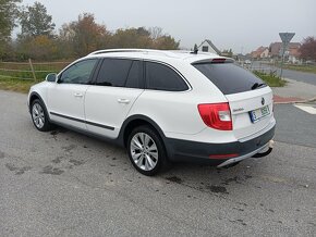 Škoda Superb 2,2.0 tdi 125kw 4x4 Scout,Facelift,Webasto - 19