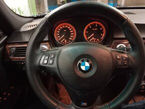 BMW 330xD - 19