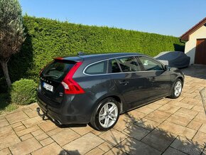 Volvo V60 2.4 D6 AWD Plug-In Hybrid - 19