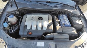 VW Passat 2,0 TDI DSG Variant - 19