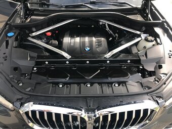 BMW X5, 3,0D 195kW 7míst Noč.Vidění - 19