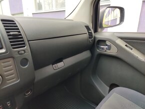 Nissan Navara 2,5 DCi 4x4 / automat / - 19