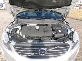 VOLVO XC60 2,4D 120kw AWD GPS Auto 10/2013 - 19