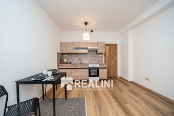 Prodej nemovitosti se 4 bytovými jednotkami - 228 m2 - Kujav - 19