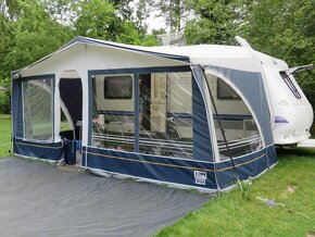 Prodám karavan Hobby 460 ufe,r.v.2004 + mover + předstan. - 19