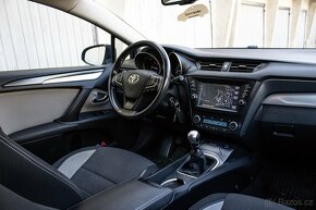 Toyota Avensis Combi 2.0 D-4D - 19