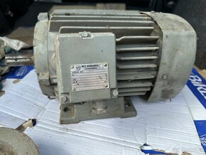 Elektromotor 2.2 kw , hoblovka,hydraulické cer - 19