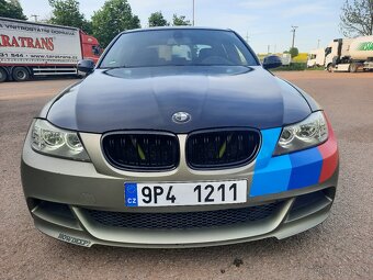 BMW 325i++E90++160KW++MANUÁL++ - 19