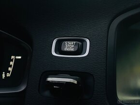 Volvo V60 2.0D 5.VÁLEC AUT TAŽNÉ LED NAVI SERVISKA SENZORY - 19