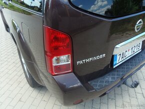 Nissan Pathfinder 2.5 DCI 4x4 2. majitel ČR 7 míst - 19