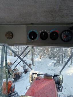 Massey Ferguson 6180 lesní kolový traktor - 19