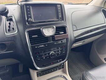 Lancia Voyager 3,6 DVD Gold RT Nový model 2012 - 19