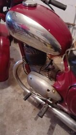 Motorka Jawa 250 Panelka