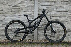 Obrázek k inzerátu: Celoodpružené Sjezdové/Enduro kolo Yt tues 2017