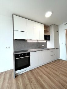 krásný nový byt 1+kk, 50m2 v ul. Vršní, Praha 8 - Kobylisy