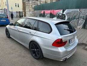 E 91 320 D