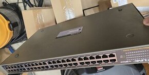 TP LINK TL - SF - 1048 SWITCH