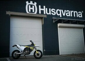 Husqvarna 701 supermoto - 1