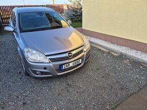 Opel  Astra H 1.6 85 kw