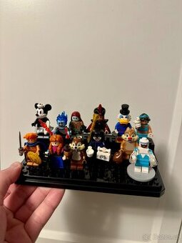 77x Lego minifigurky 24., 25., 26. 27., Disney 2, D&D