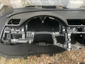 Palubní deska + airbag VW Passat B7