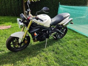 Triumph Street Triple 675 (2007) pěkný stav, po servisu