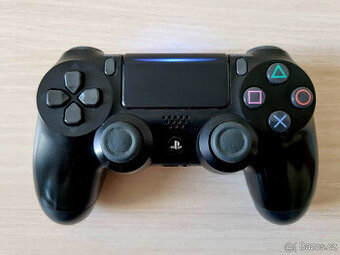 Ovladač Sony DualShock 4 V2 - Jet Black v pěkném stavu