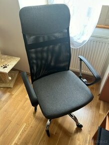 Kolečková kancelářská židle (Brno) - 1